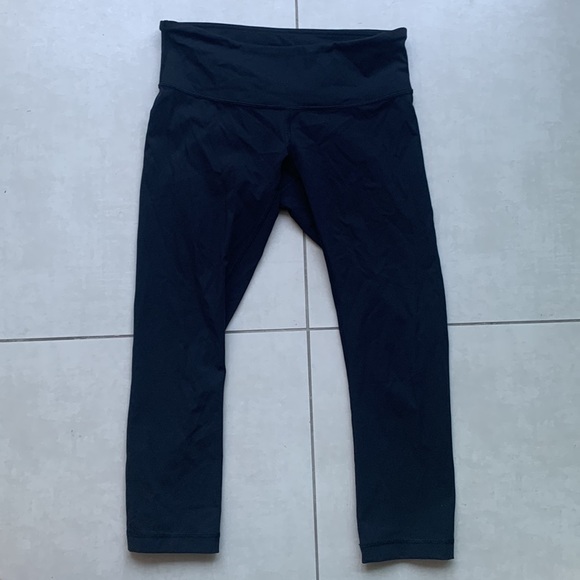 Lululemon Wunder Under Crop Black 6 - Picture 4 of 7
